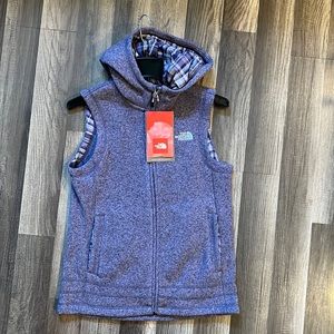 *NEVER WORN* purple fleece lined, flannel hooded North Face vest